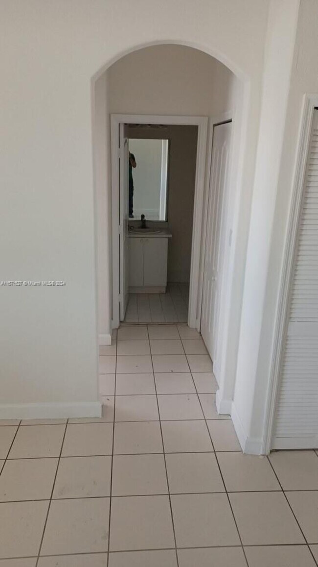 Foto del edificio - 1666 SE 27th Ct