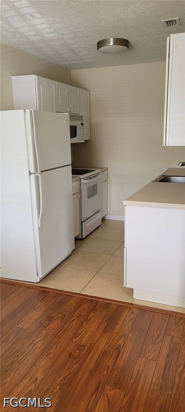 Foto del edificio - 4611 Bayshore Dr