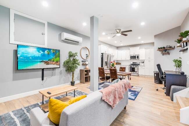 Foto del edificio - 5102 Willow Ln NW