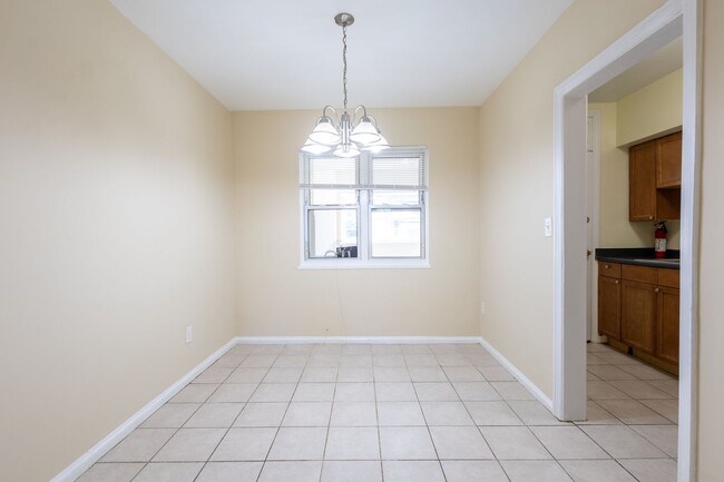 Foto del edificio - Lovely 2 BR/2 BA Townhome in River Terrace!