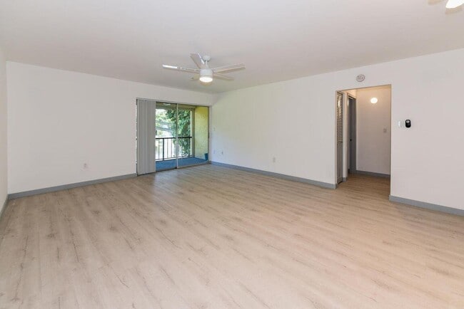 Foto del edificio - 848 SW 9th St Cir