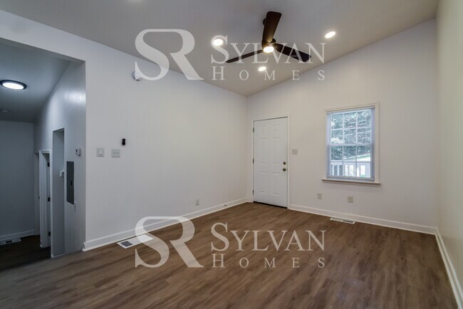 Foto del edificio - Life Just Got Better!