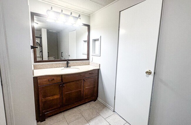 Foto del edificio - 1200 Artesian Rd