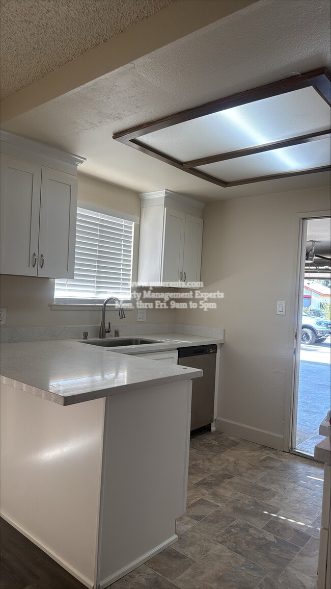 Building Photo - 3016 Snowberry Ln