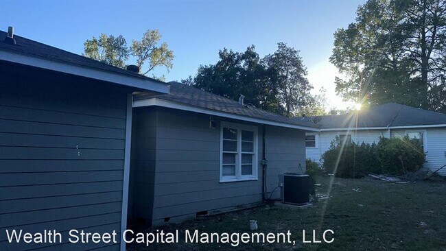Foto del edificio - 3 br, 2 bath House - 218 E MORRIS ST