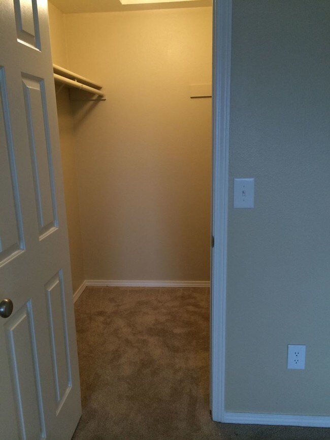 Foto del edificio - 2 br, 1 bath House - 22831 30th Avenue S #301