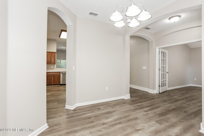 Foto del edificio - 12436 Richfield Blvd