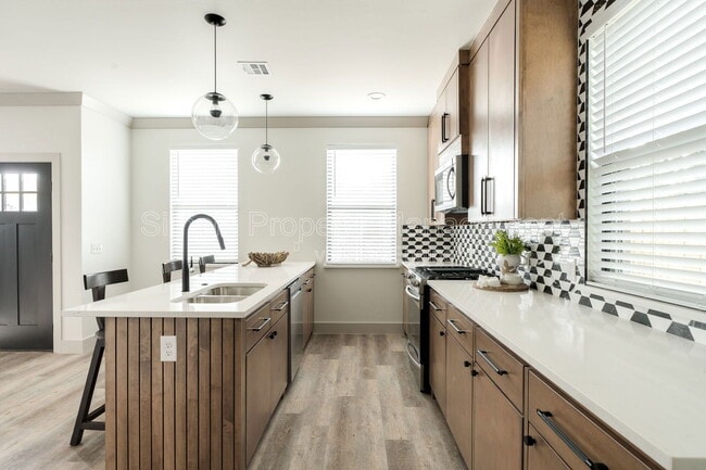 Building Photo - 4005 N Indiana Ave