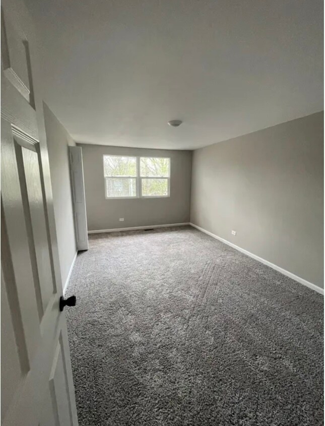 Building Photo - 2055 Berkshire Cir