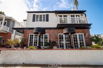Building Photo - 2025 E Balboa Blvd