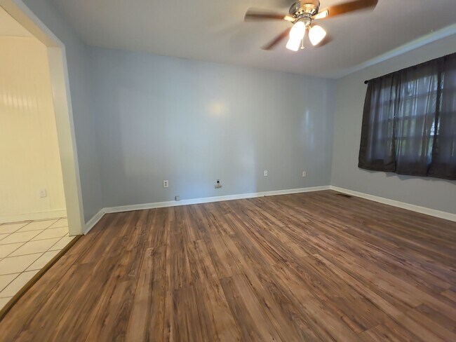 Foto del edificio - 3910 Grunden Dr SW