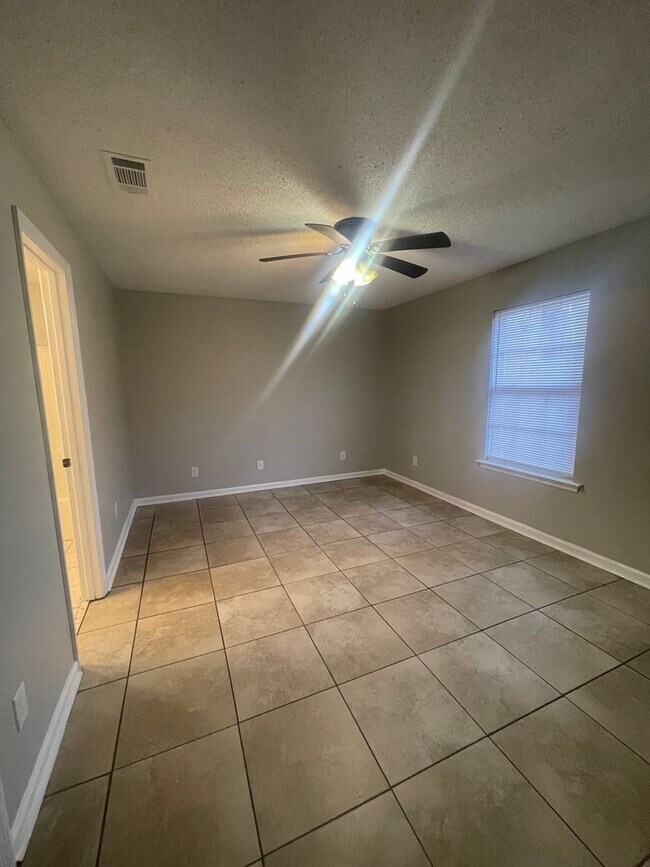 Foto del edificio - 113 Leeswood Cir