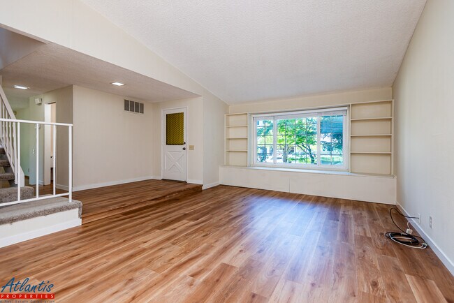 Foto del edificio - 5711 Wheelsman Pl