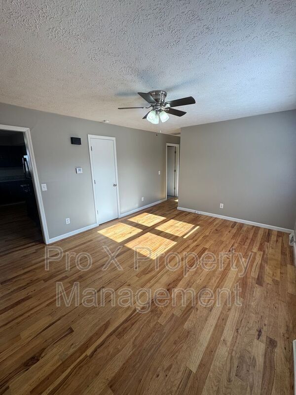 Foto del edificio - 731 W Greenwood St