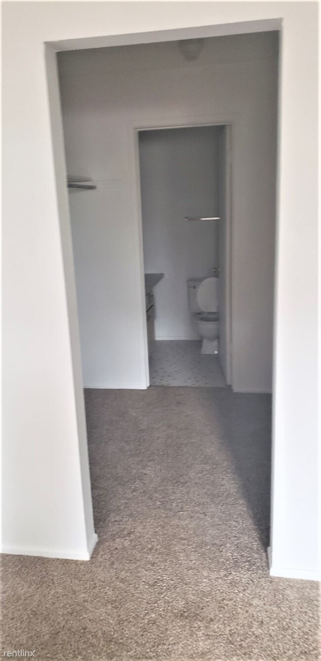 Building Photo - 1 br, 2 bath  - 739 Washington St