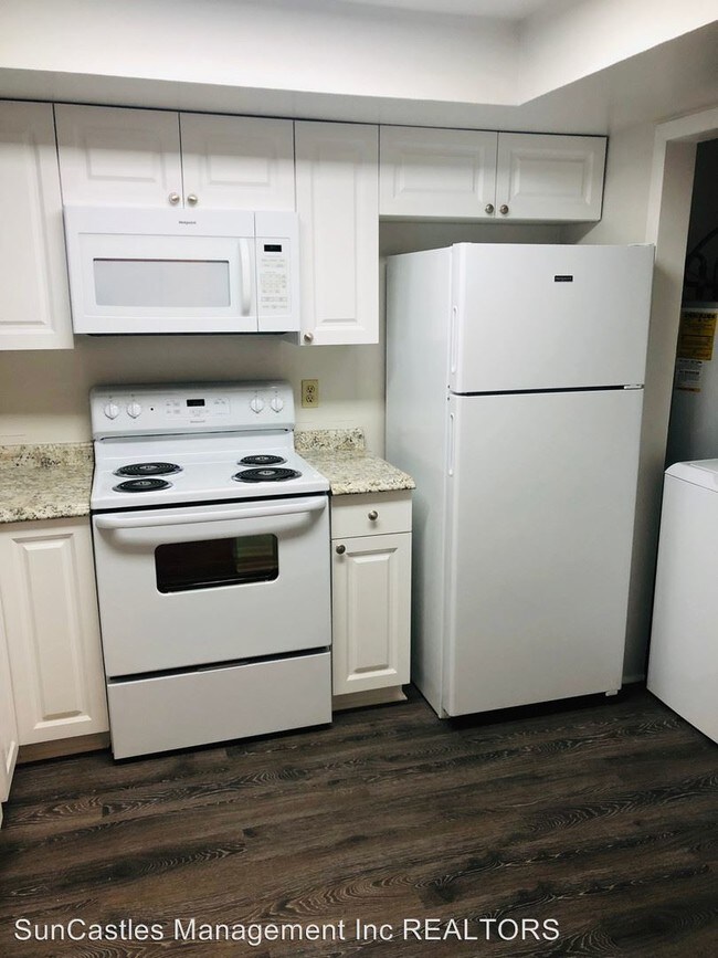 Building Photo - 2 br, 2 bath House - 4394 White Pine Ave