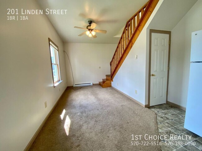 Building Photo - 1 bedroom, 2 level townhouse for rent!