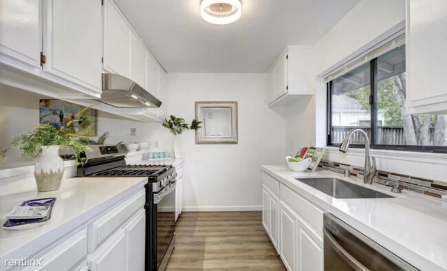 Building Photo - 2 br, 1 bath House - 206 Grande Ave APT 2B