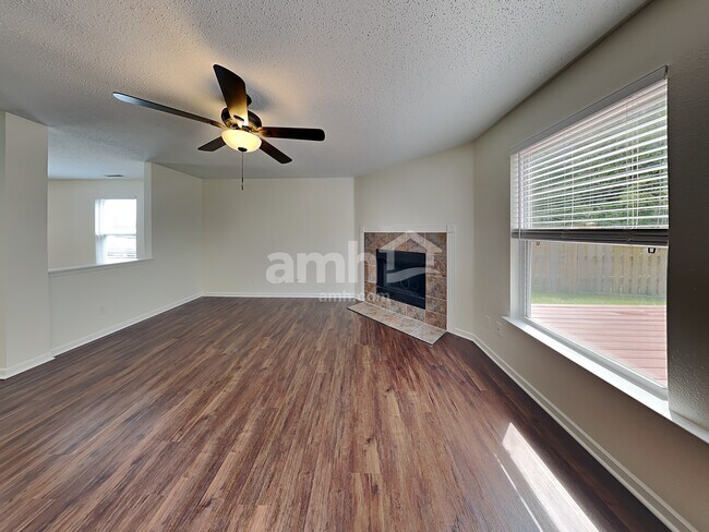 Foto del edificio - 3336 Spring Wind Ln