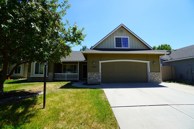 Building Photo - 12303 W Abram Dr