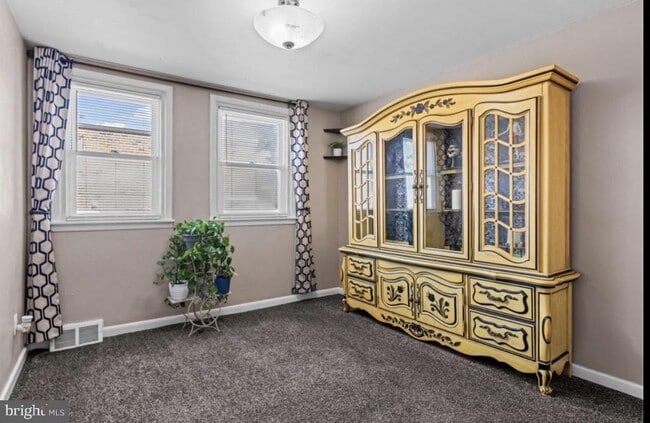 Foto del edificio - 809 Millwood Rd