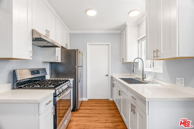 Foto del edificio - 2804 Workman St