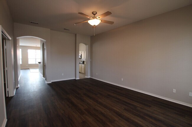 Foto del edificio - Stunning 3 bed 2 bath in Whitehouse ISD!