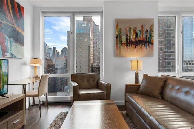 Foto del edificio - 605 W 42nd St