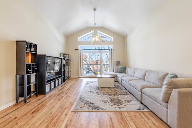 Foto del edificio - 5933 W Huron St
