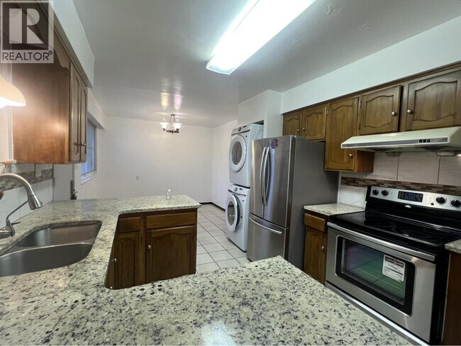 Building Photo - 6642 Fulton Ave