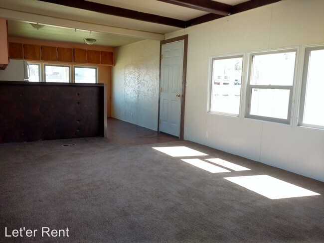 Building Photo - 2 br, 1 bath House - 595 C  SW Birch Place