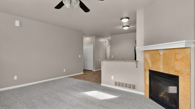 Foto del edificio - 43074 Burlington Dr