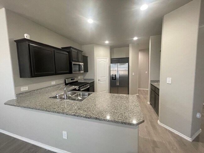 Building Photo - Beautiful Home in Desert Ridge