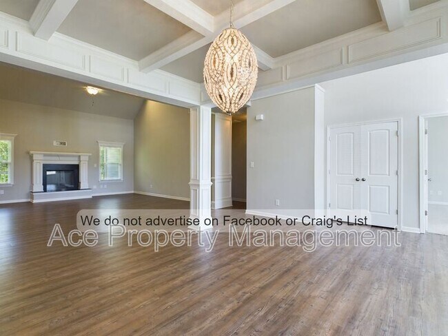 Foto del edificio - 6120 Shannon Woods Way