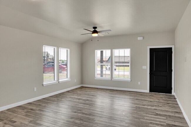 Building Photo - 412 S Lisa Ct