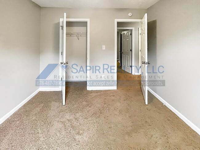 Building Photo - 220 Beechwood Ln