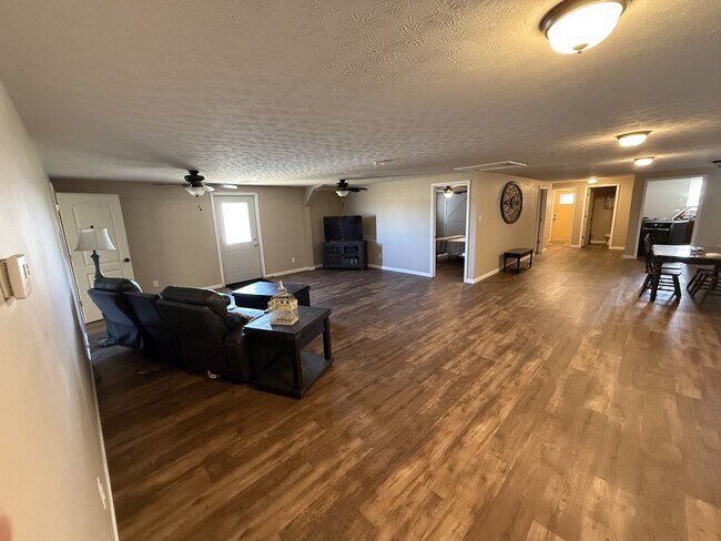 Building Photo - 11324 Rineyville Rd