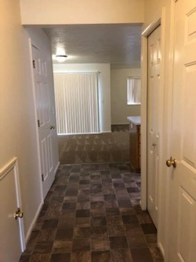 Photo - 2609 S Cloverleaf Loop Apartment