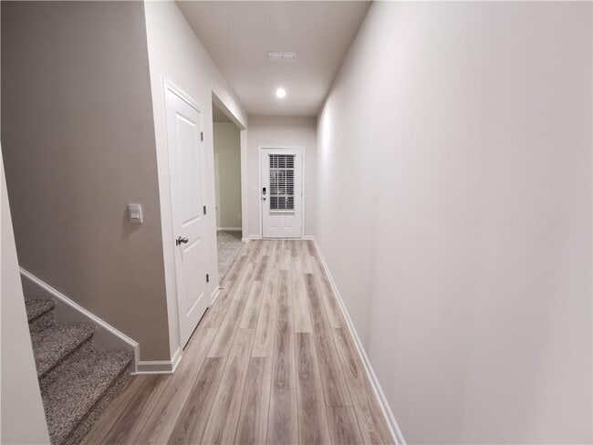 Foto del edificio - 6025 White Sycamore Pl