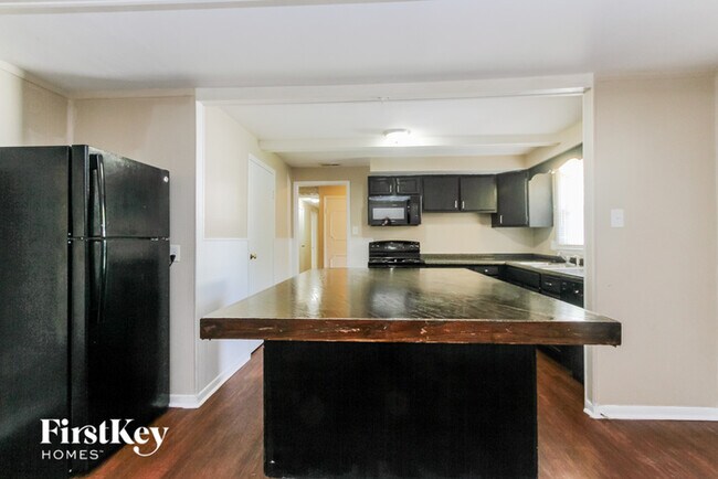 Building Photo - 1733 Alimingo Dr