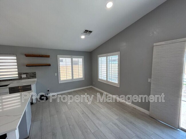 Foto del edificio - 2020 S 66th Ln