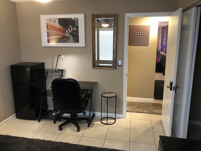 Building Photo - 201 Desoto St