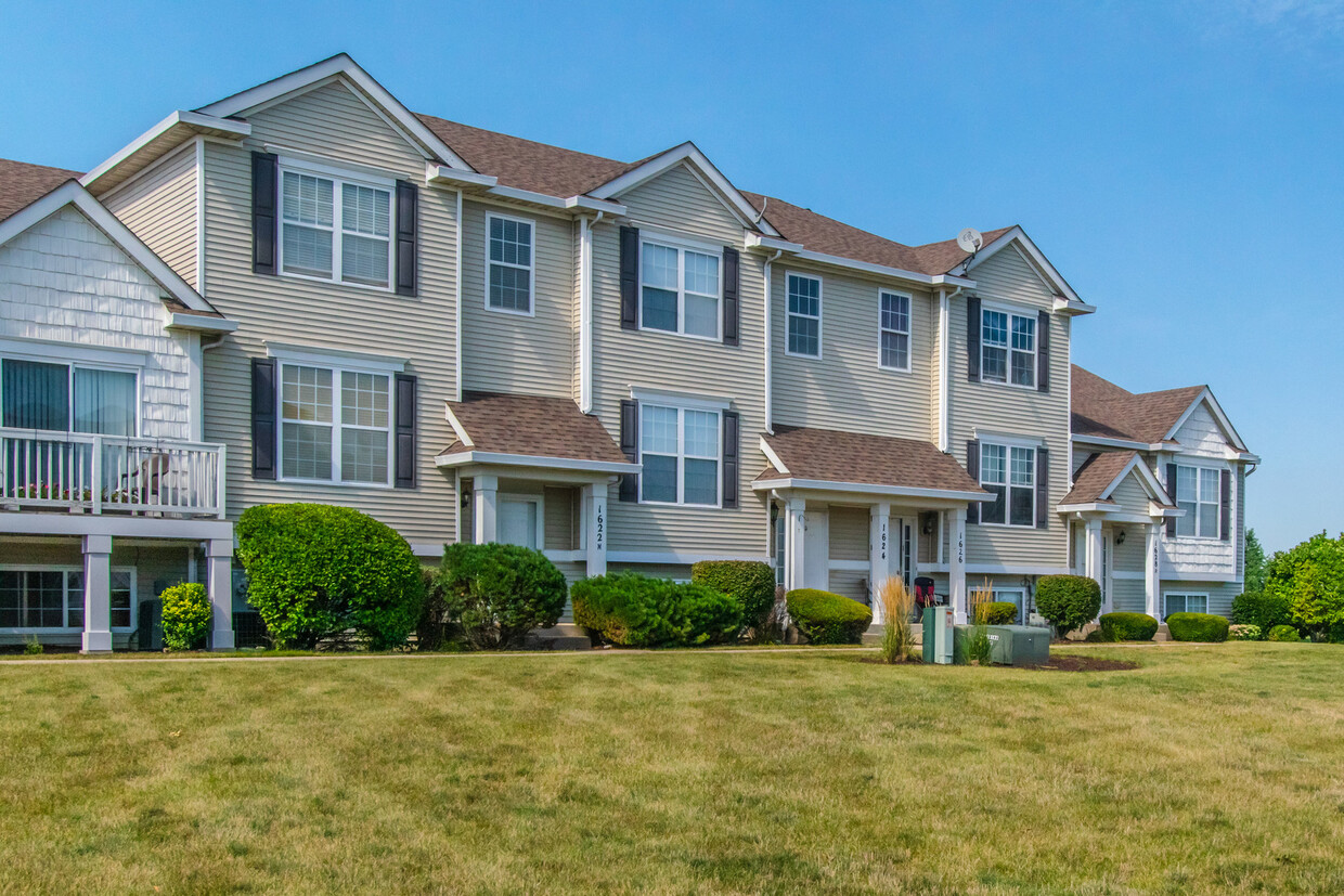 Primary Photo - 1624 Fieldstone Dr N