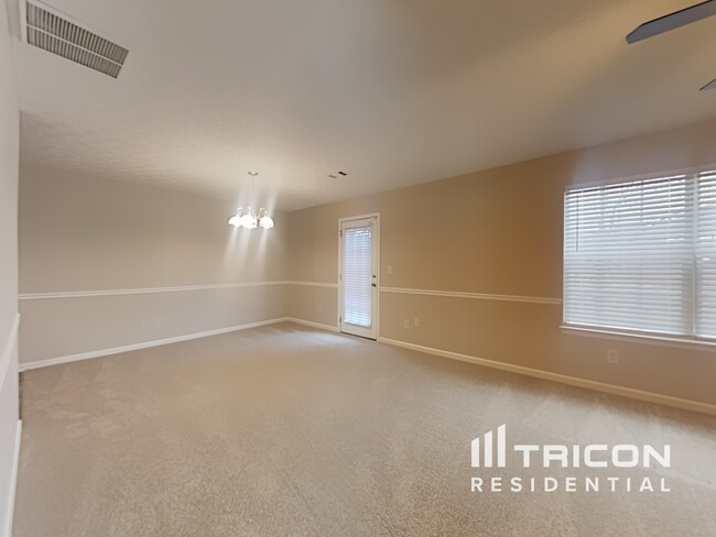 Foto del edificio - 140 Rankin Cir