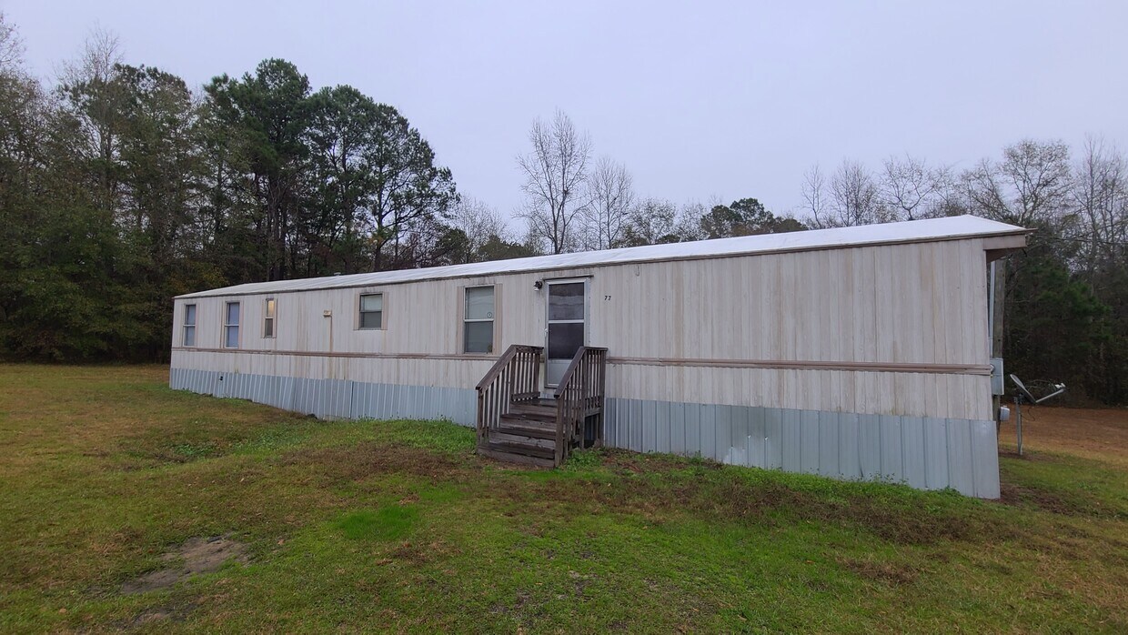 77 Saturn Ln, Blackville, SC 29817 House Rental in Blackville, SC