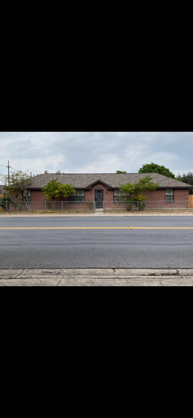 Front of house - 916 S 17th 1/2 St