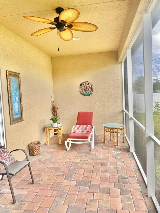 Building Photo - 656 SW Haas Ave