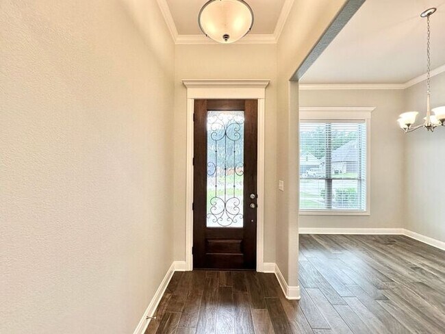 Foto del edificio - Available Now! Stunning 3 Bedroom 2 Bath i...
