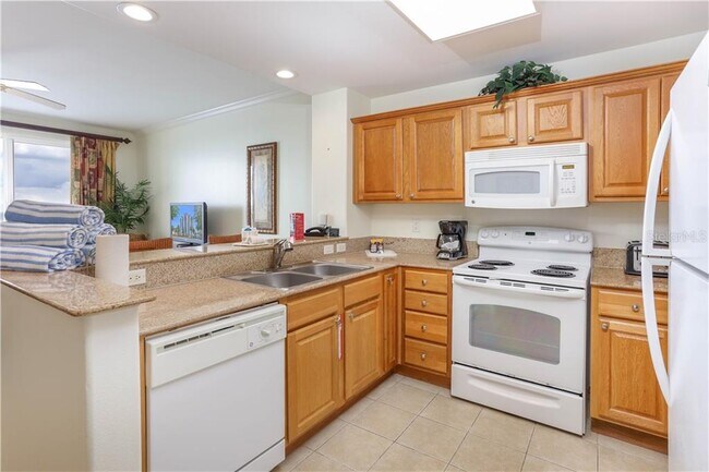 Building Photo - 13427 Blue Heron Beach Dr