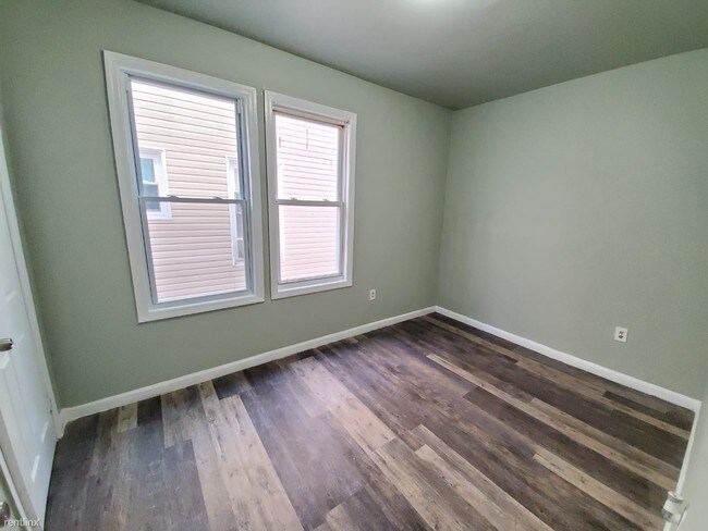 Foto del edificio - 3 br, 1 bath  - 252 21st St